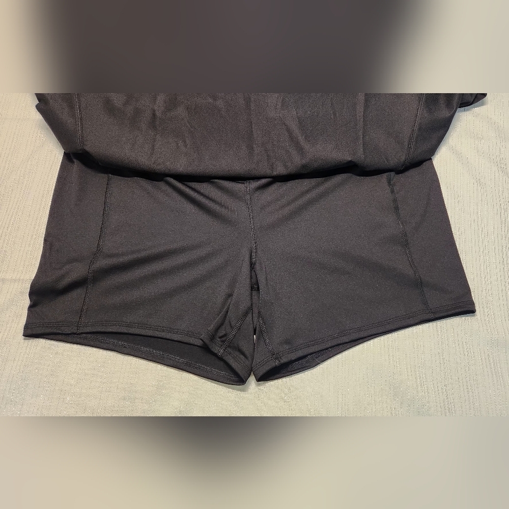 TEK GEAR  WOMEN 2X Black Skirt / Short. - Picture 2 of 9